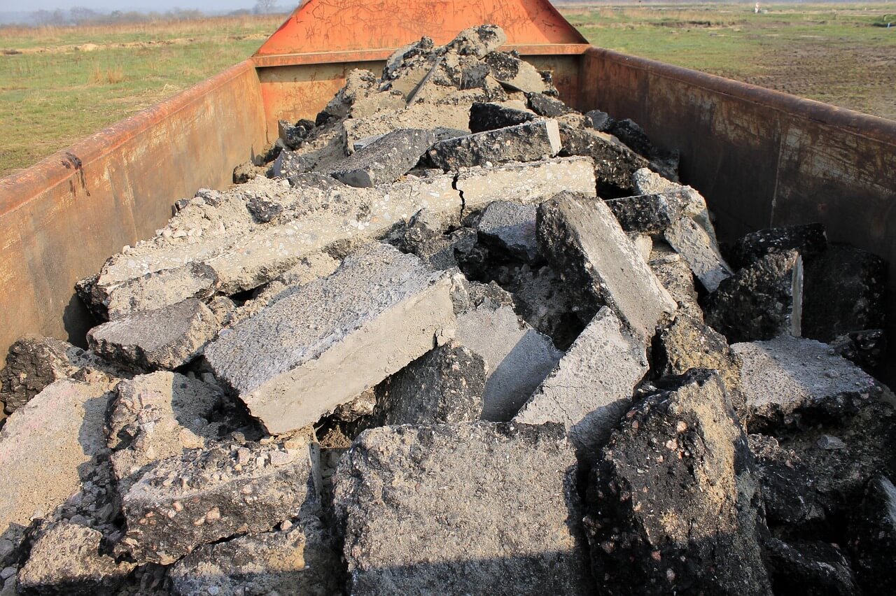 アスベスト廃棄はどうすべき？処理とリサイクルの現状と課題